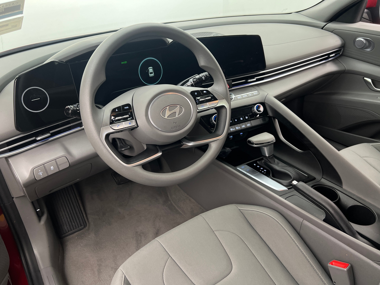 Thumbnail: 2024 Hyundai Elantra - 3