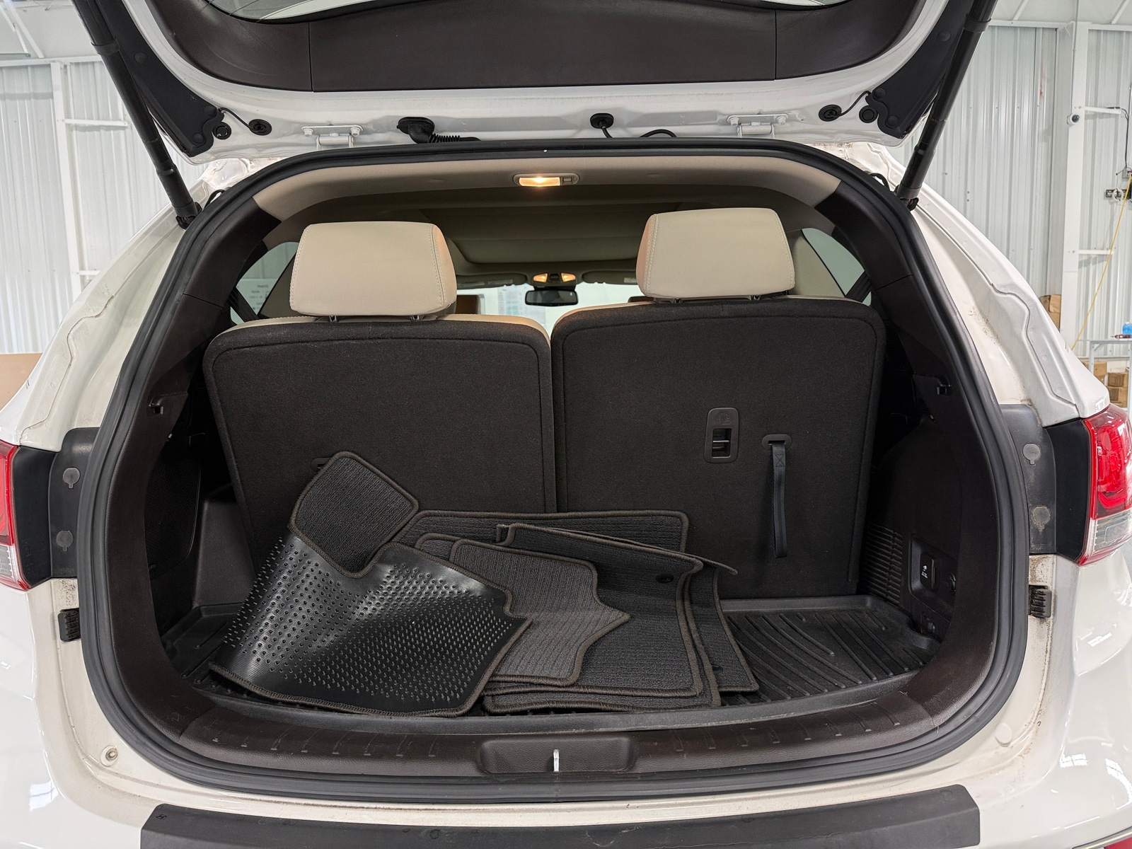 Thumbnail: 2017 Hyundai Santa Fe - 6