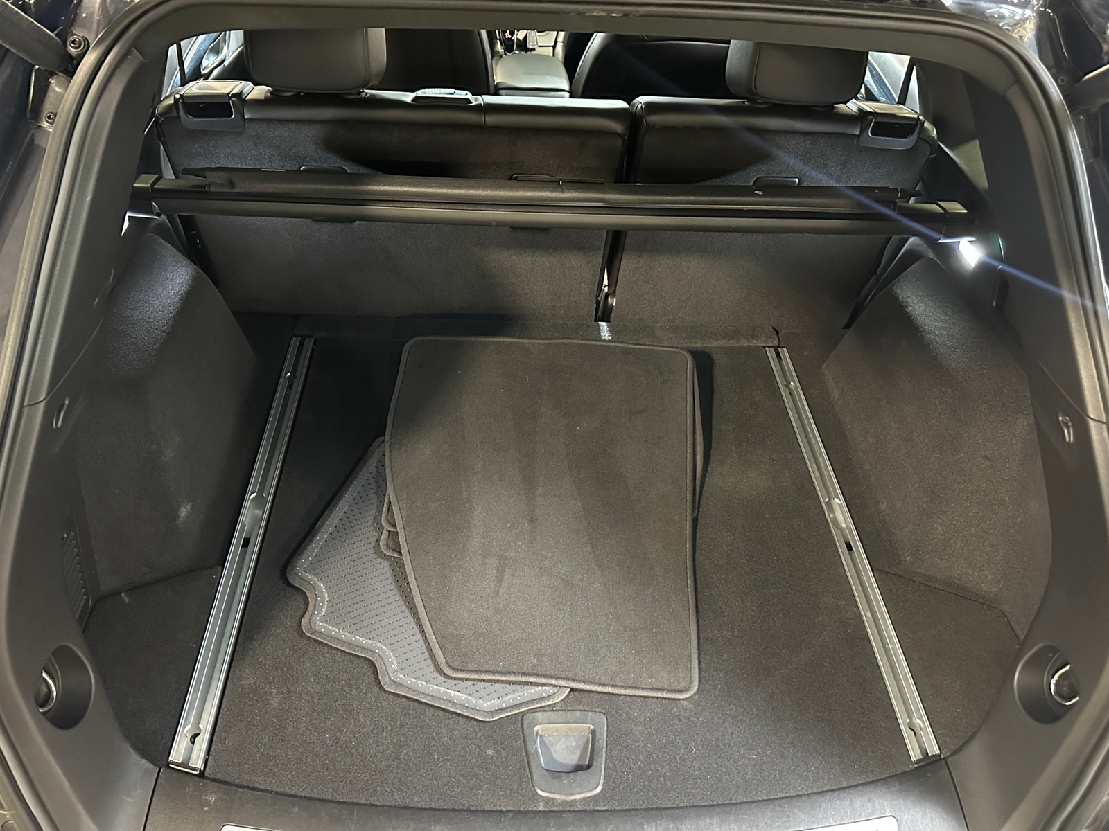 Thumbnail: 2025 Cadillac XT5 - 6