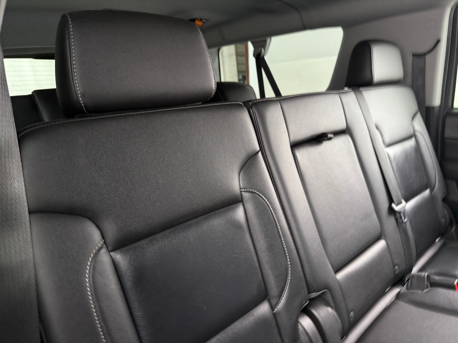 Thumbnail: 2019 Chevrolet Suburban - 5