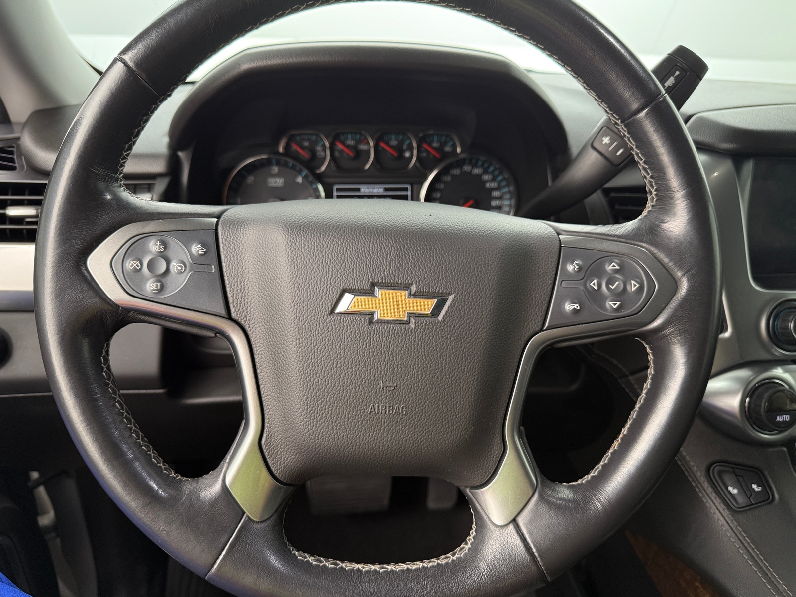 Thumbnail: 2019 Chevrolet Suburban - 4