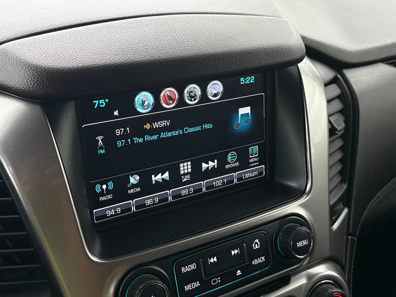 Thumbnail: 2019 Chevrolet Suburban - 3