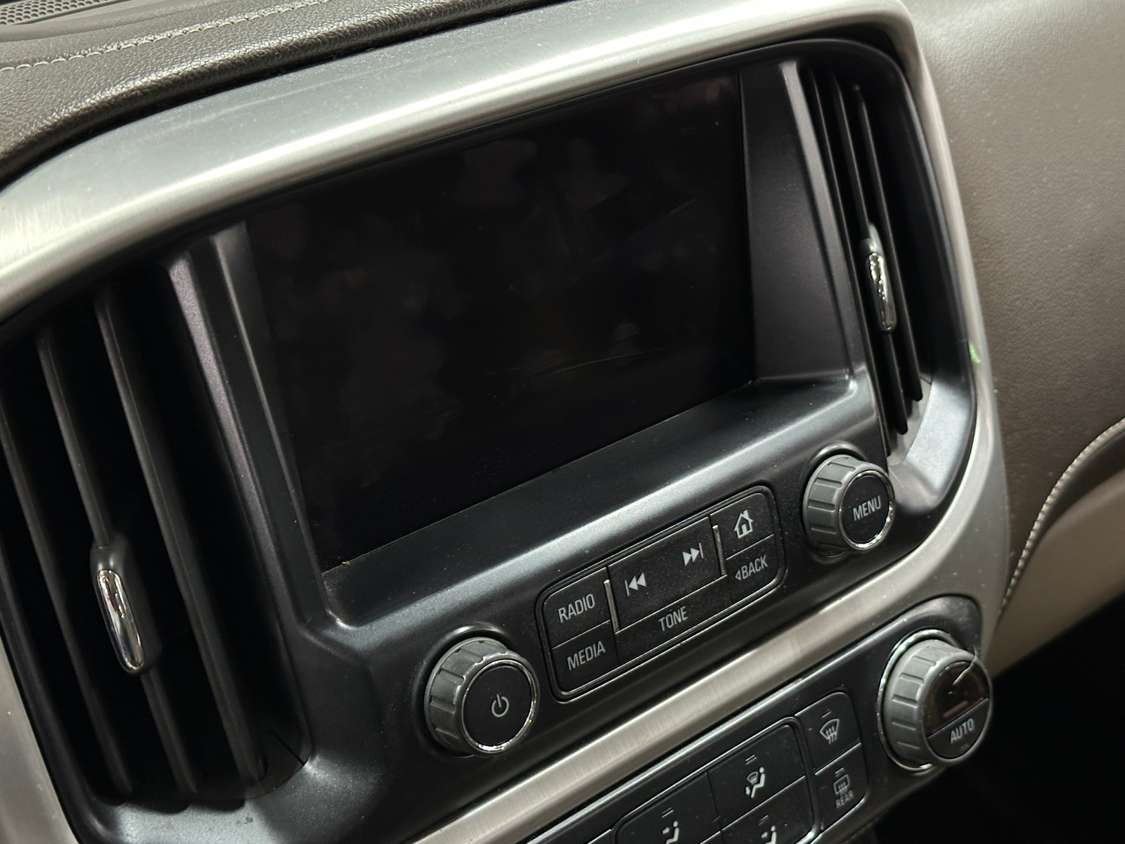 Thumbnail: 2016 GMC Canyon - 3