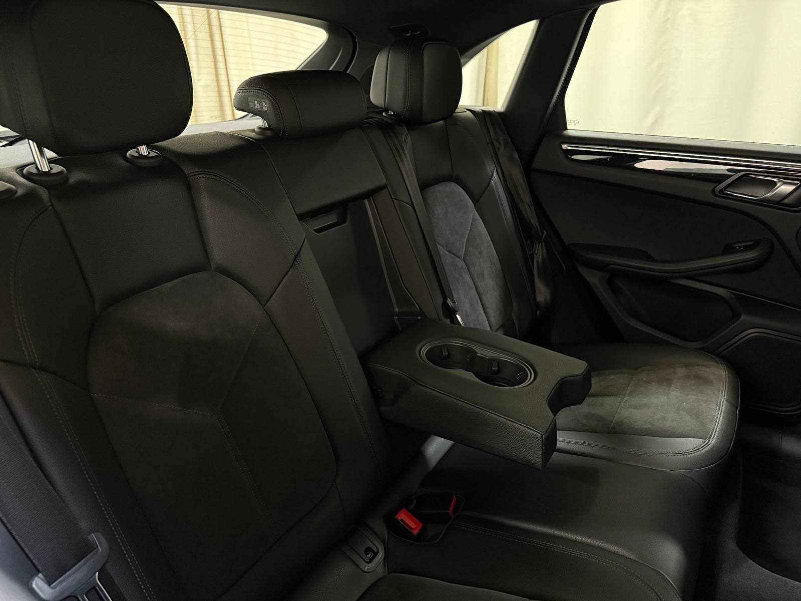 Thumbnail: 2019 Porsche Macan - 5