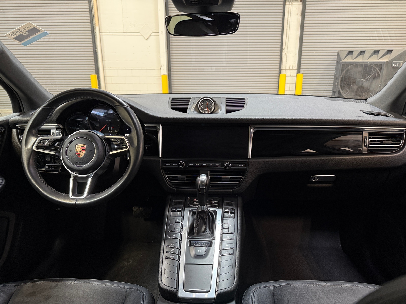 Thumbnail: 2019 Porsche Macan - 2