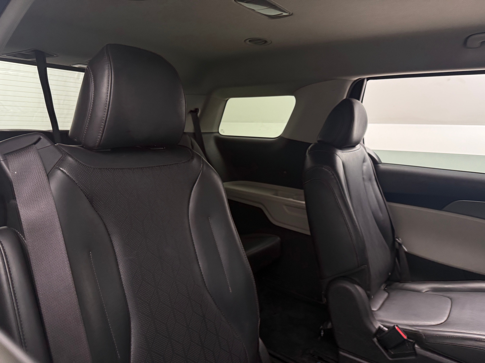 Thumbnail: 2022 Kia Carnival - 5