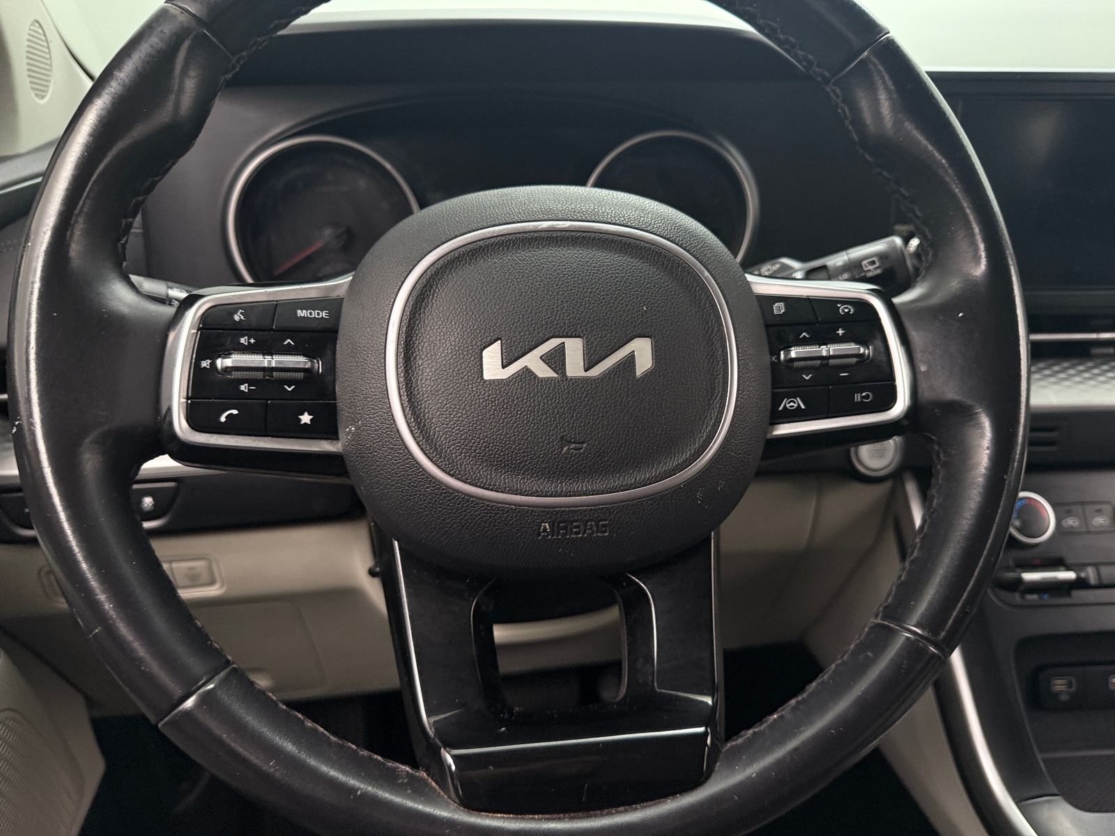 Thumbnail: 2022 Kia Carnival - 4