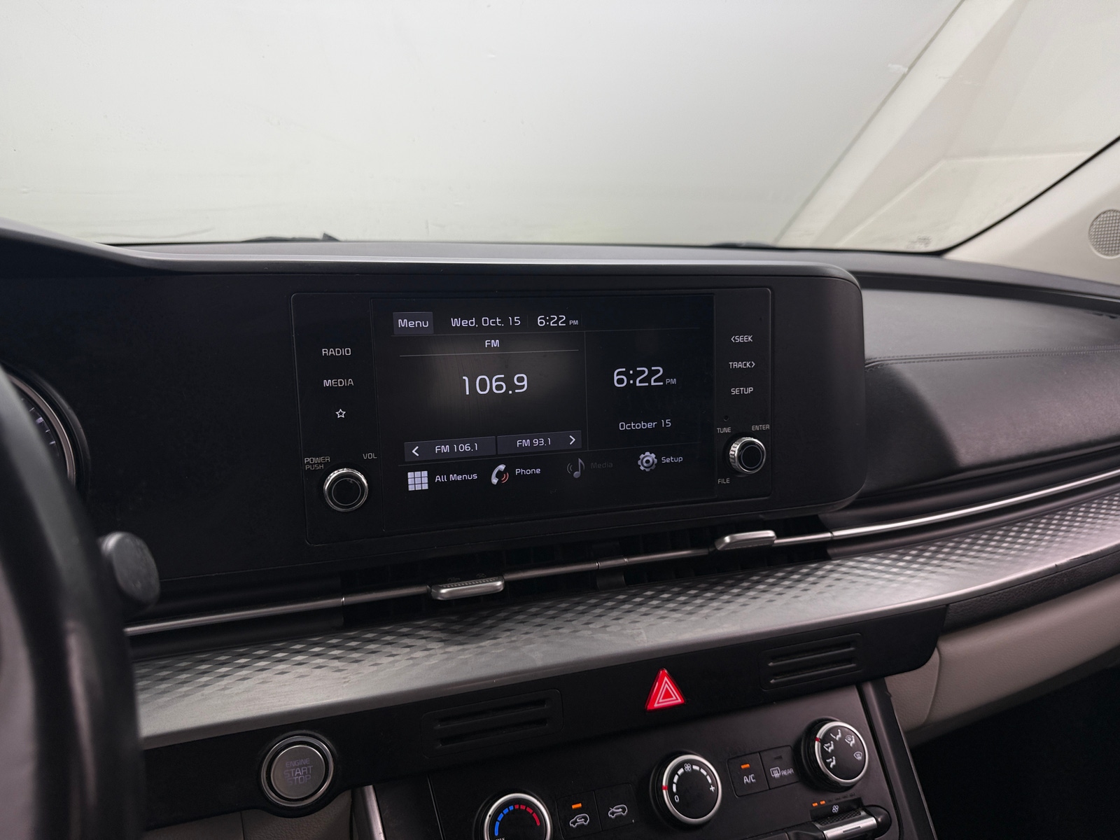 Thumbnail: 2022 Kia Carnival - 3