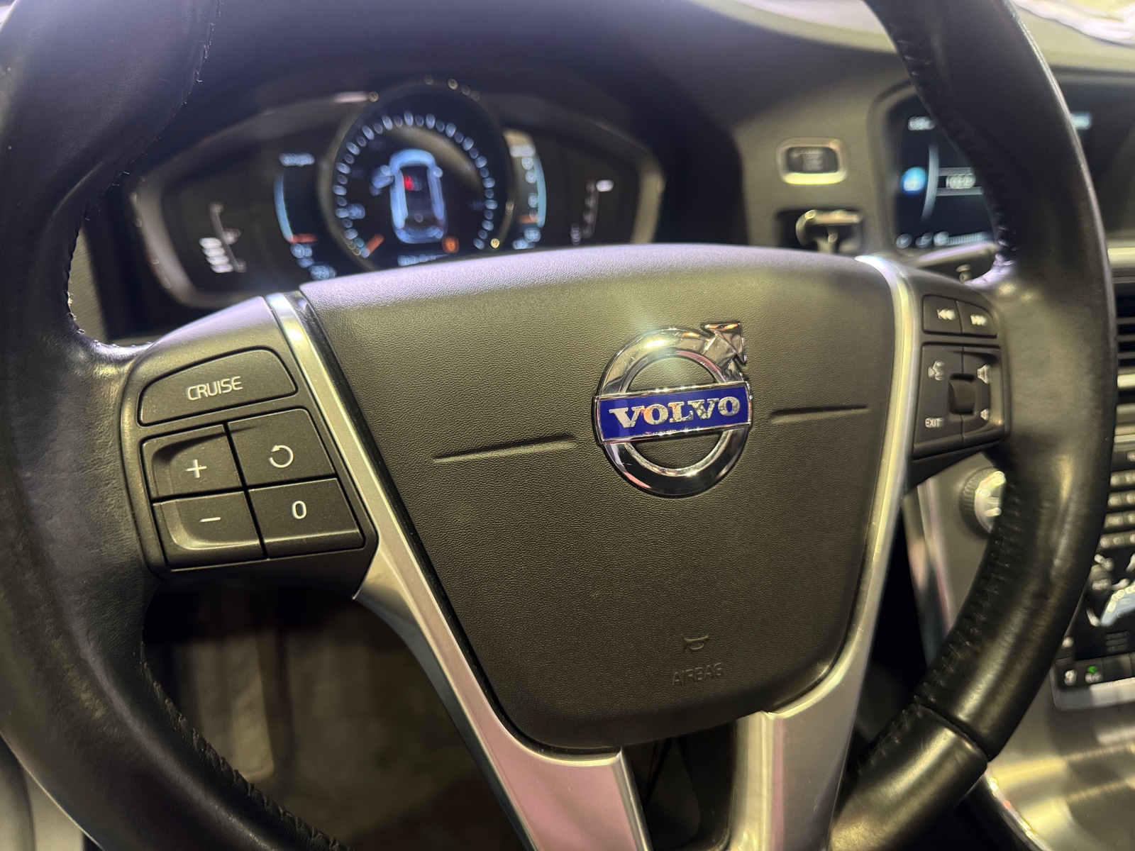 Thumbnail: 2015 Volvo V60 - 4