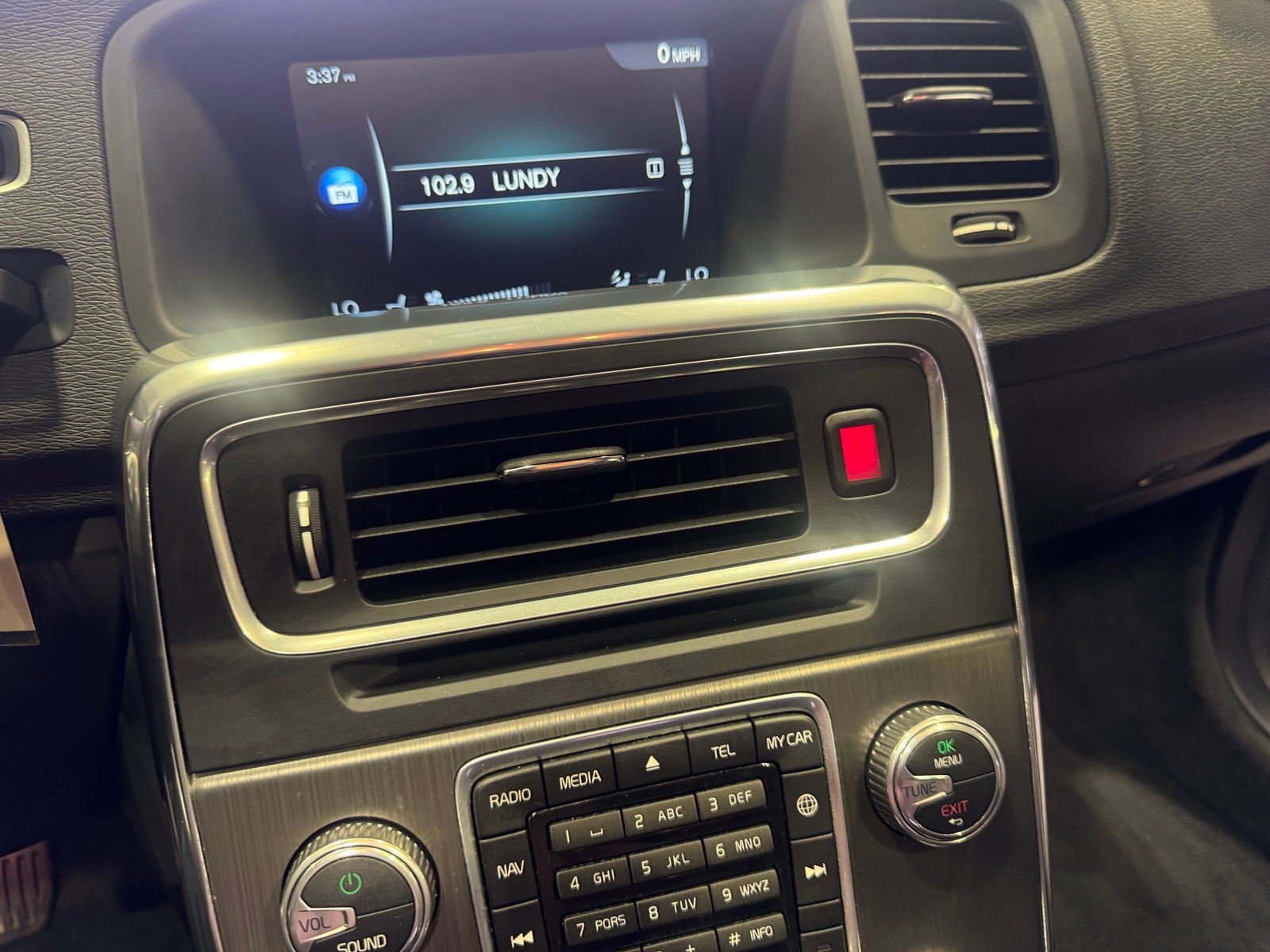 Thumbnail: 2015 Volvo V60 - 3