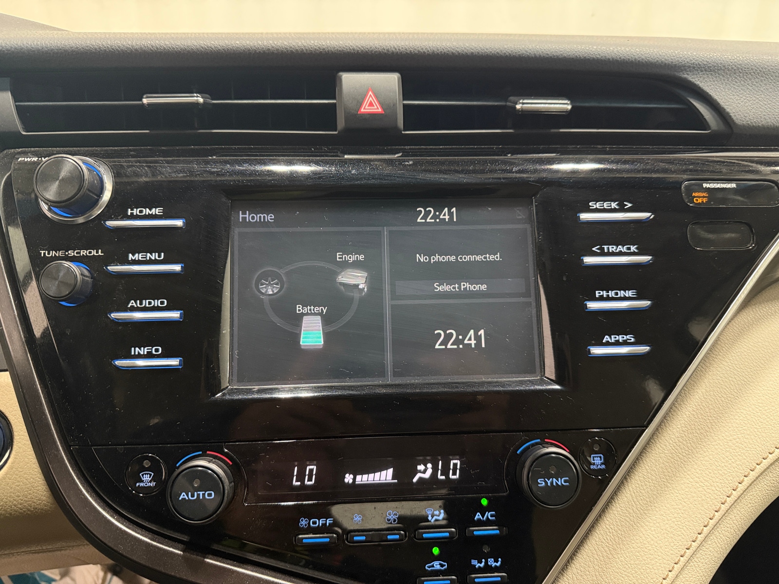 Thumbnail: 2018 Toyota Camry - 4