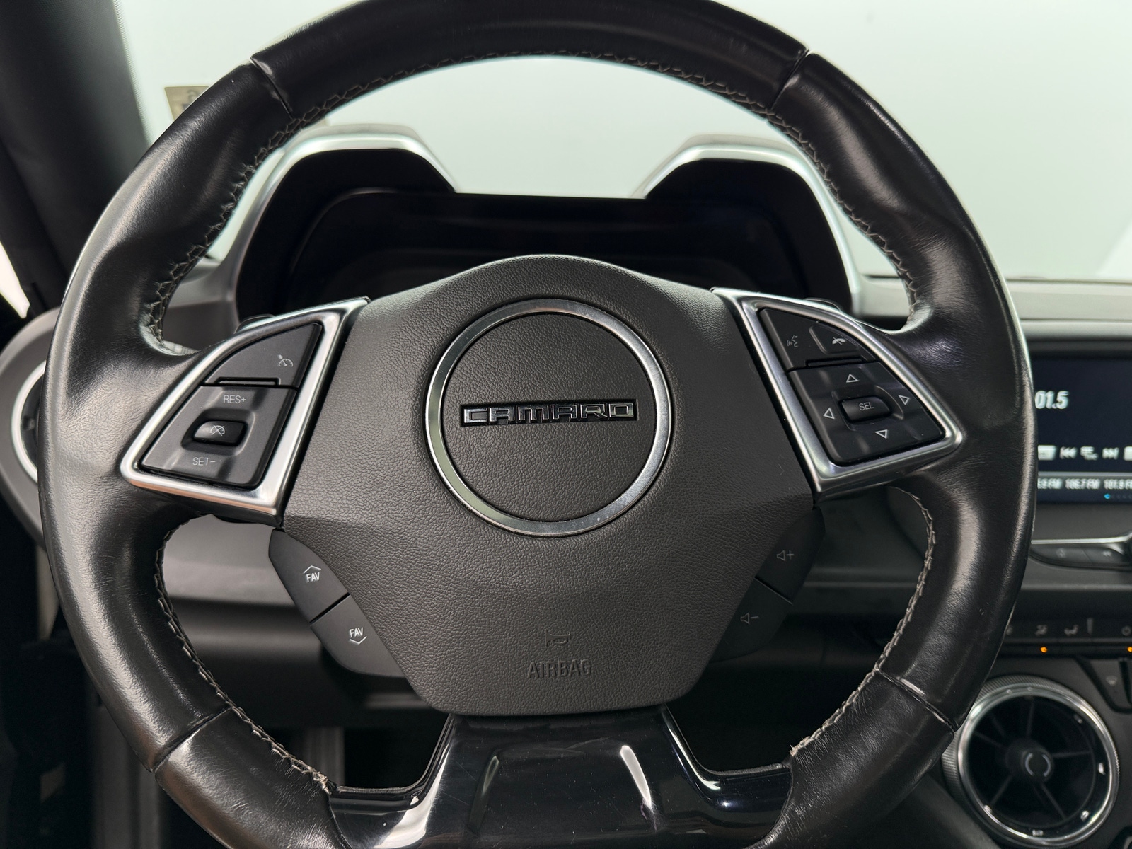 Thumbnail: 2018 Chevrolet Camaro - 4