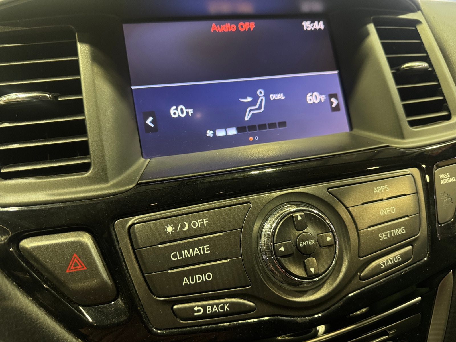 Thumbnail: 2017 Nissan Pathfinder - 4
