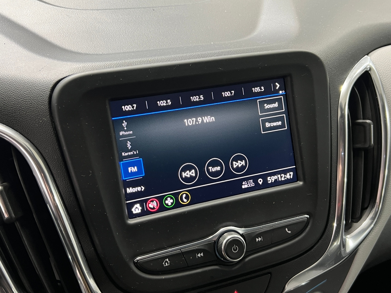 Thumbnail: 2021 Chevrolet Equinox - 4