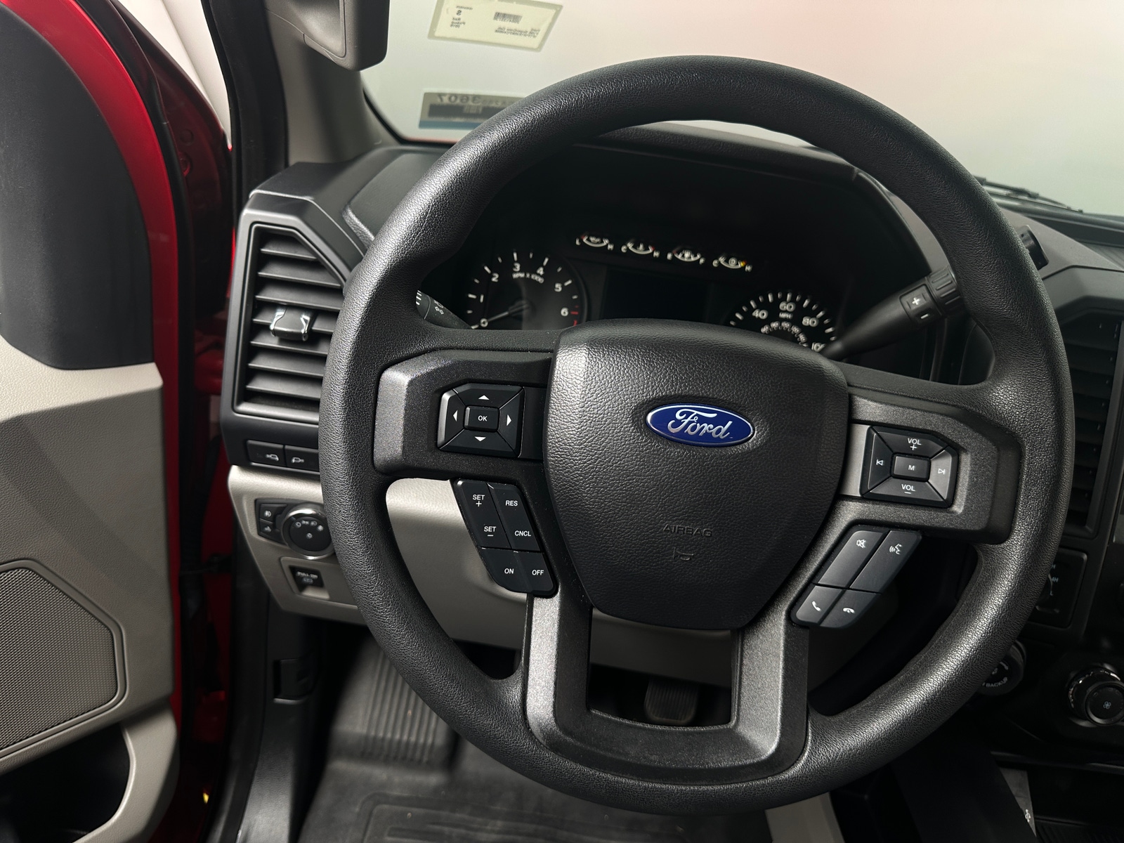 Thumbnail: 2019 Ford Econoline - 5