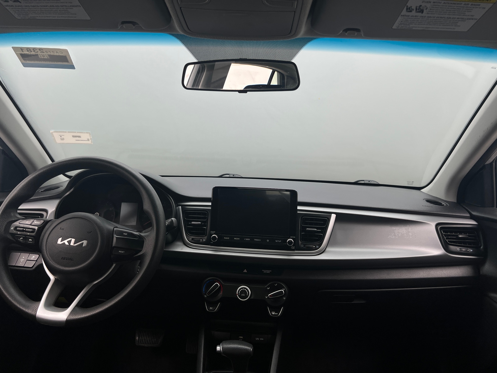 Thumbnail: 2022 Kia Rio - 3