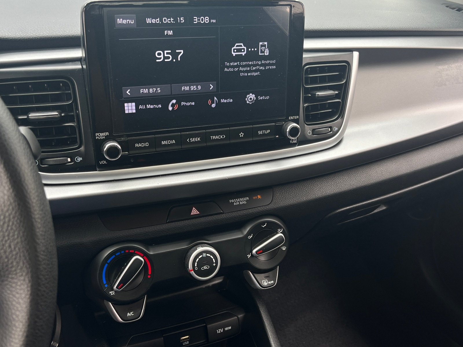 Thumbnail: 2022 Kia Rio - 4