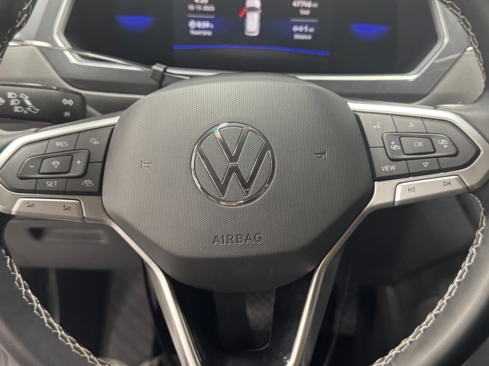 Thumbnail: 2022 Volkswagen Tiguan - 4