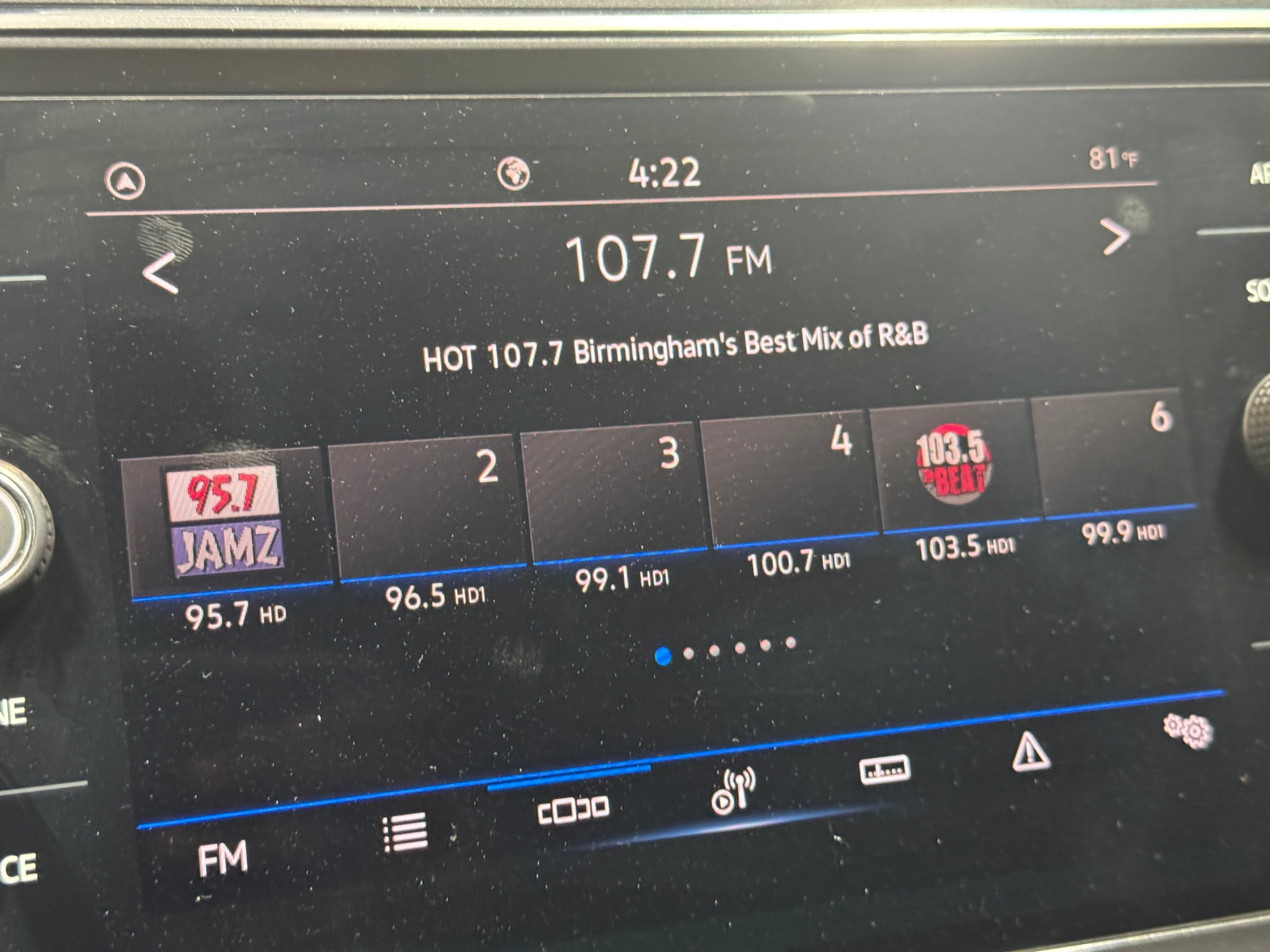 Thumbnail: 2022 Volkswagen Tiguan - 3