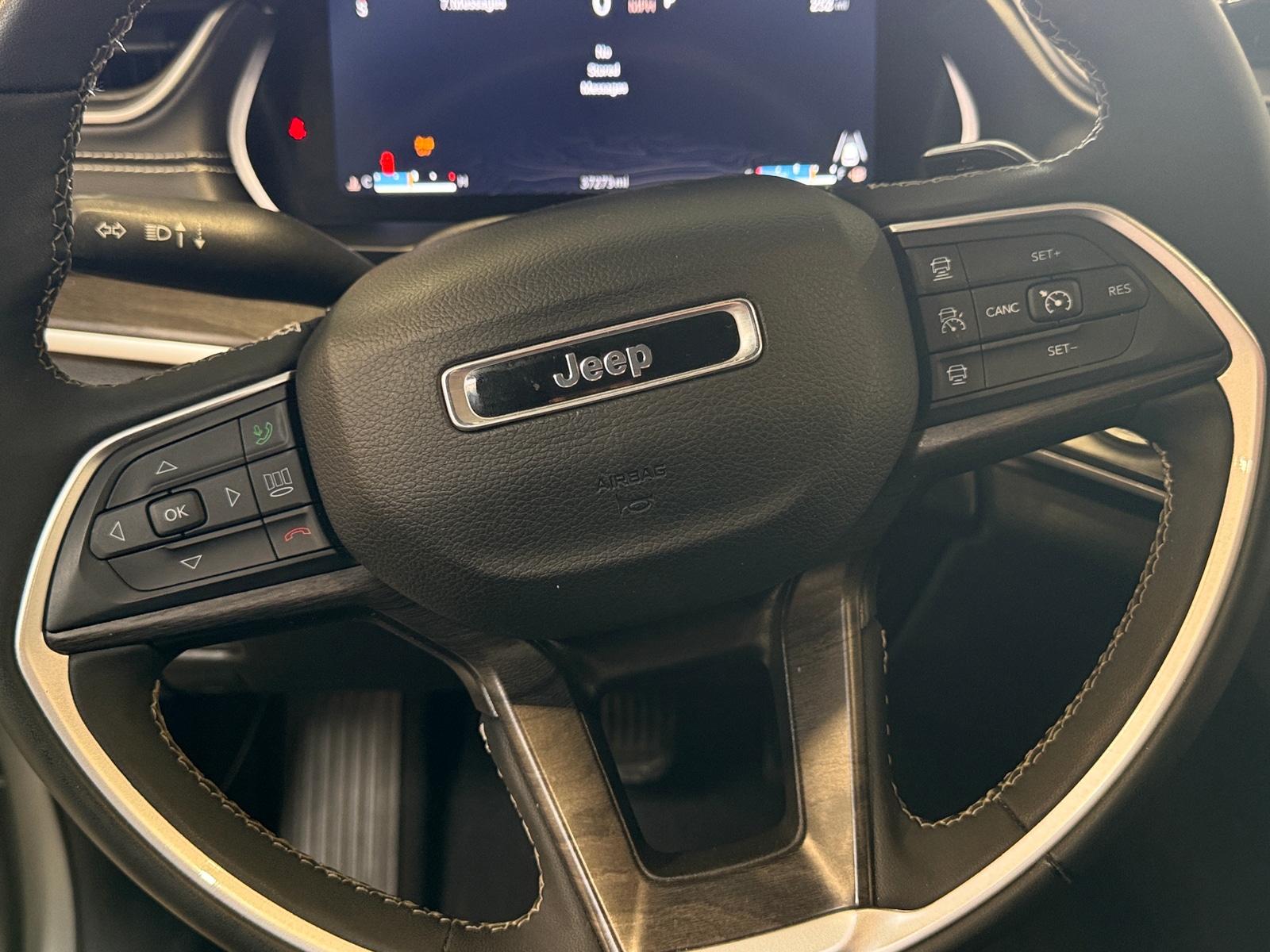Thumbnail: 2024 Jeep Grand Cherokee - 4