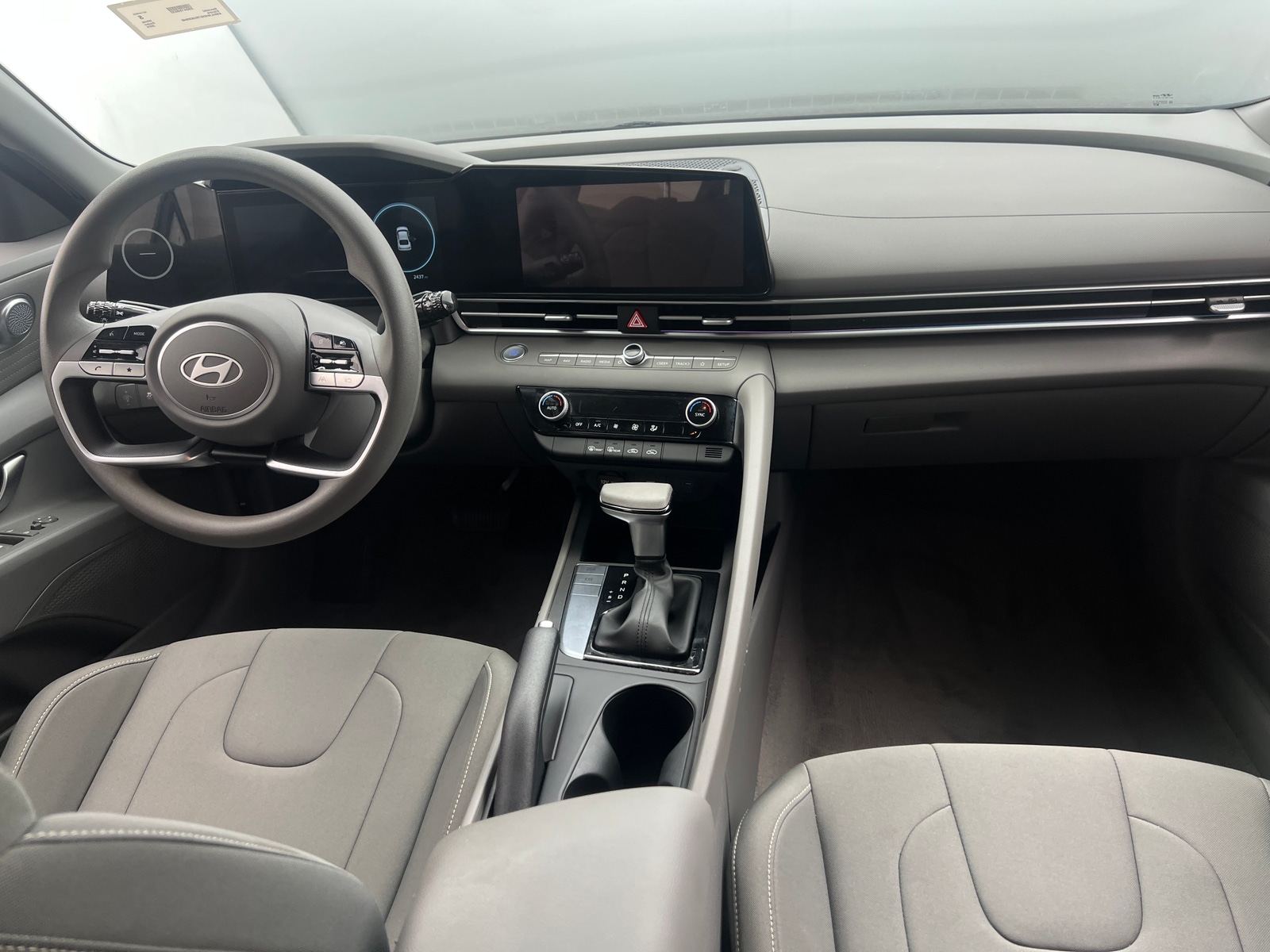 Thumbnail: 2024 Hyundai Elantra - 3