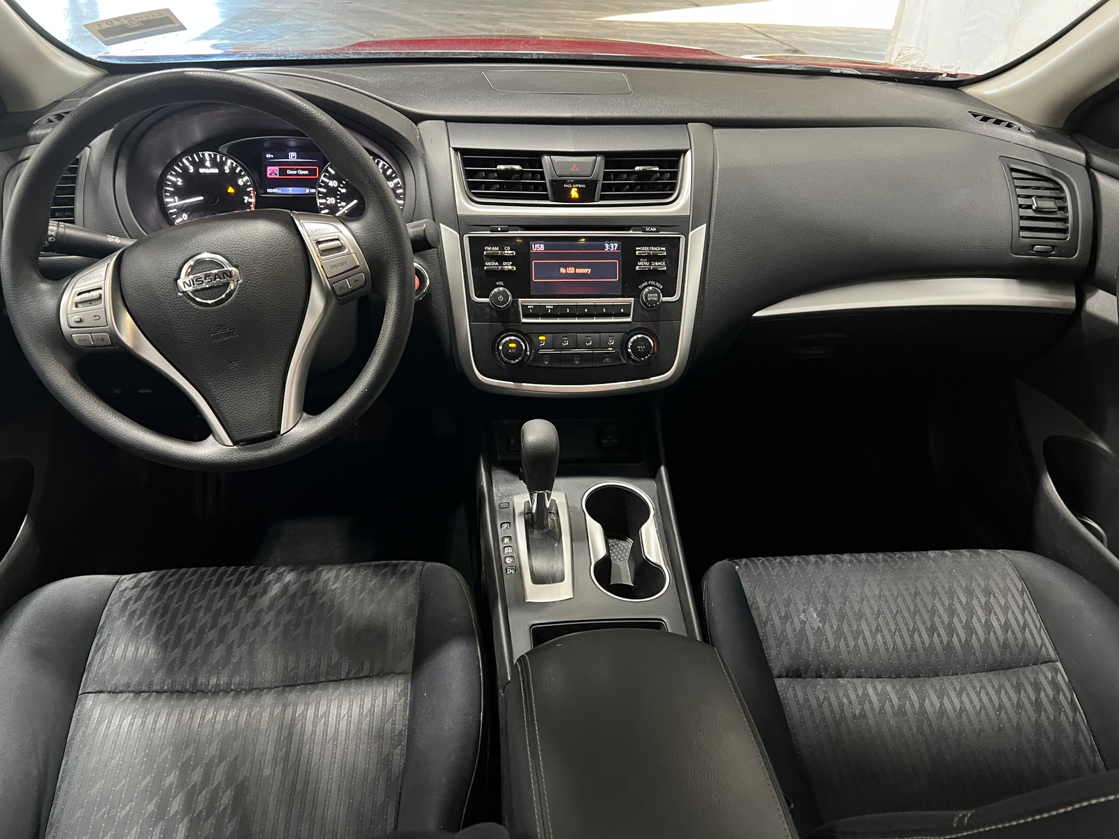 Thumbnail: 2018 Nissan Altima - 3