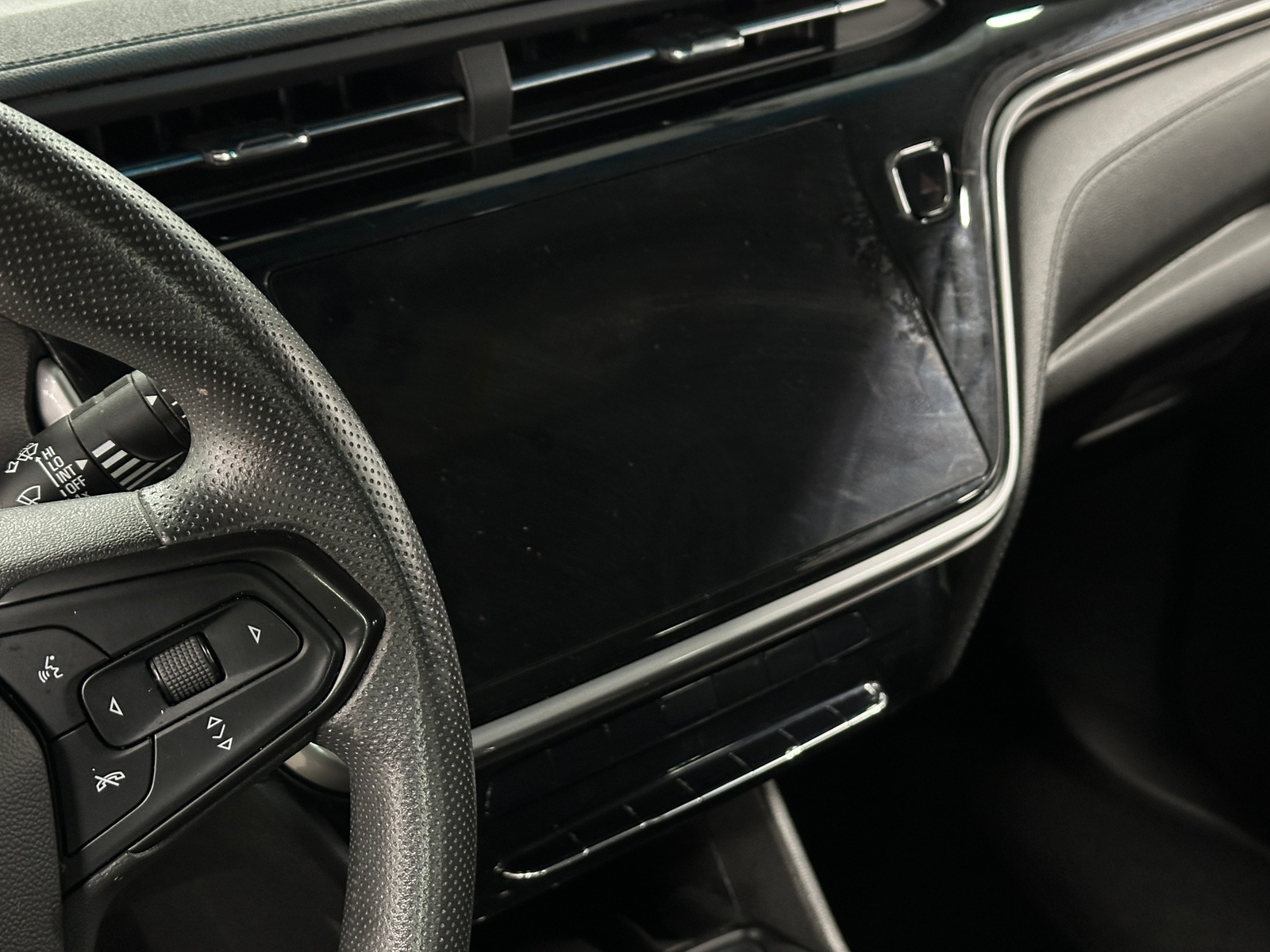 Thumbnail: 2023 Chevrolet Bolt EV - 4