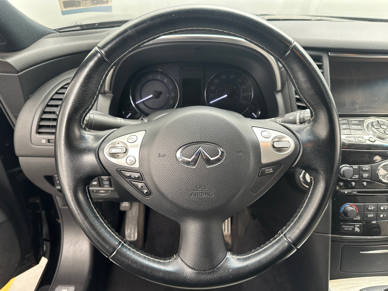 Thumbnail: 2017 INFINITI QX70 - 4