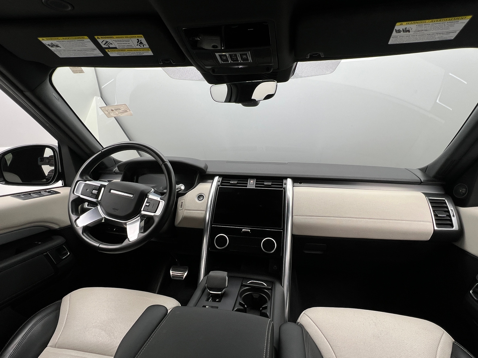 Thumbnail: 2021 Land Rover Discovery - 3