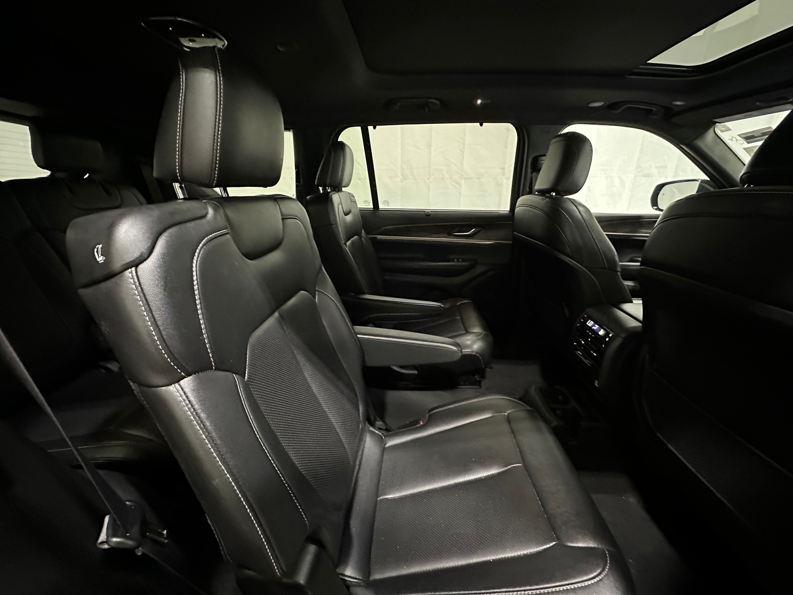 Thumbnail: 2024 Jeep Grand Cherokee L - 5