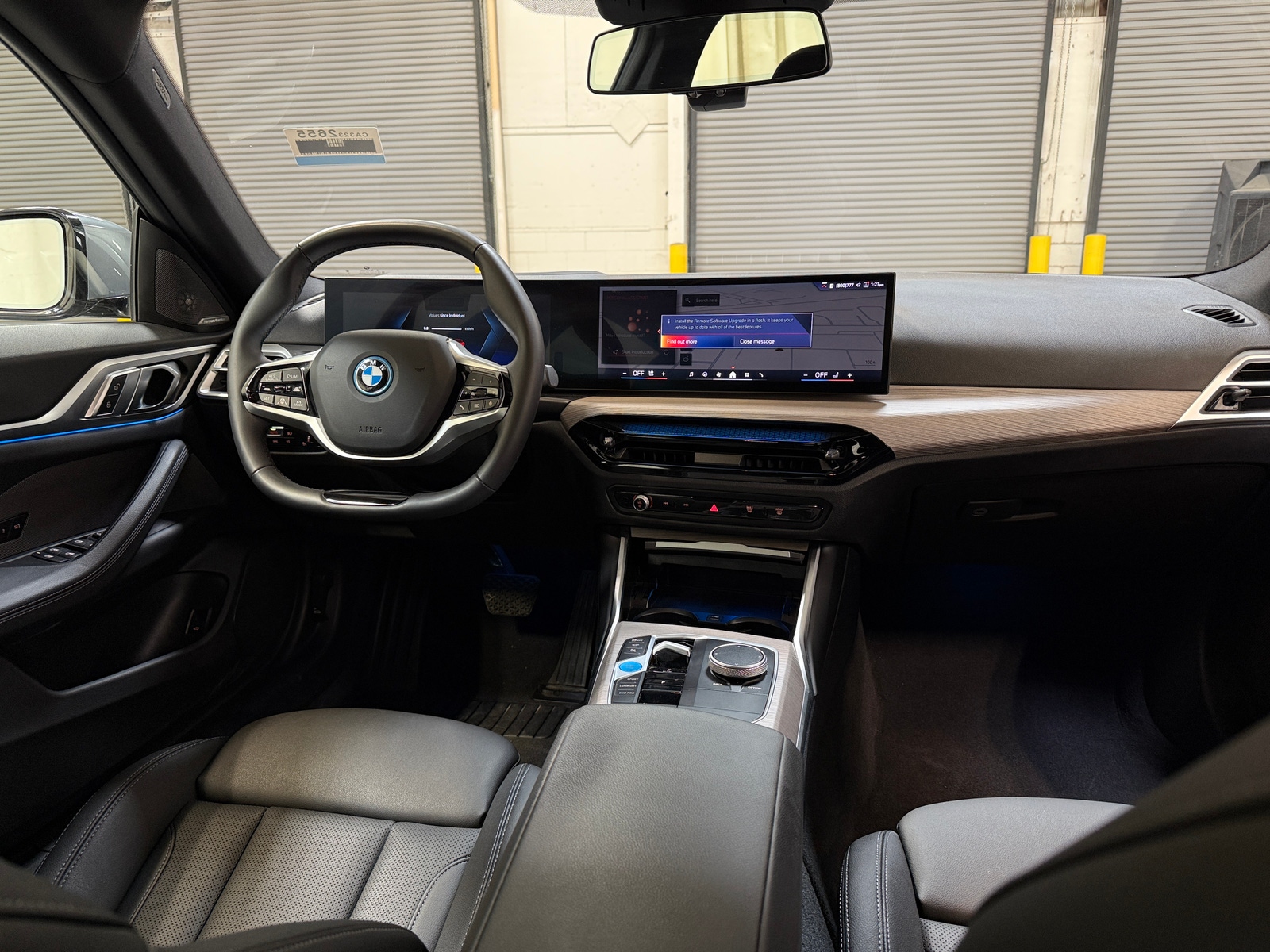 Thumbnail: 2025 BMW i4 - 2