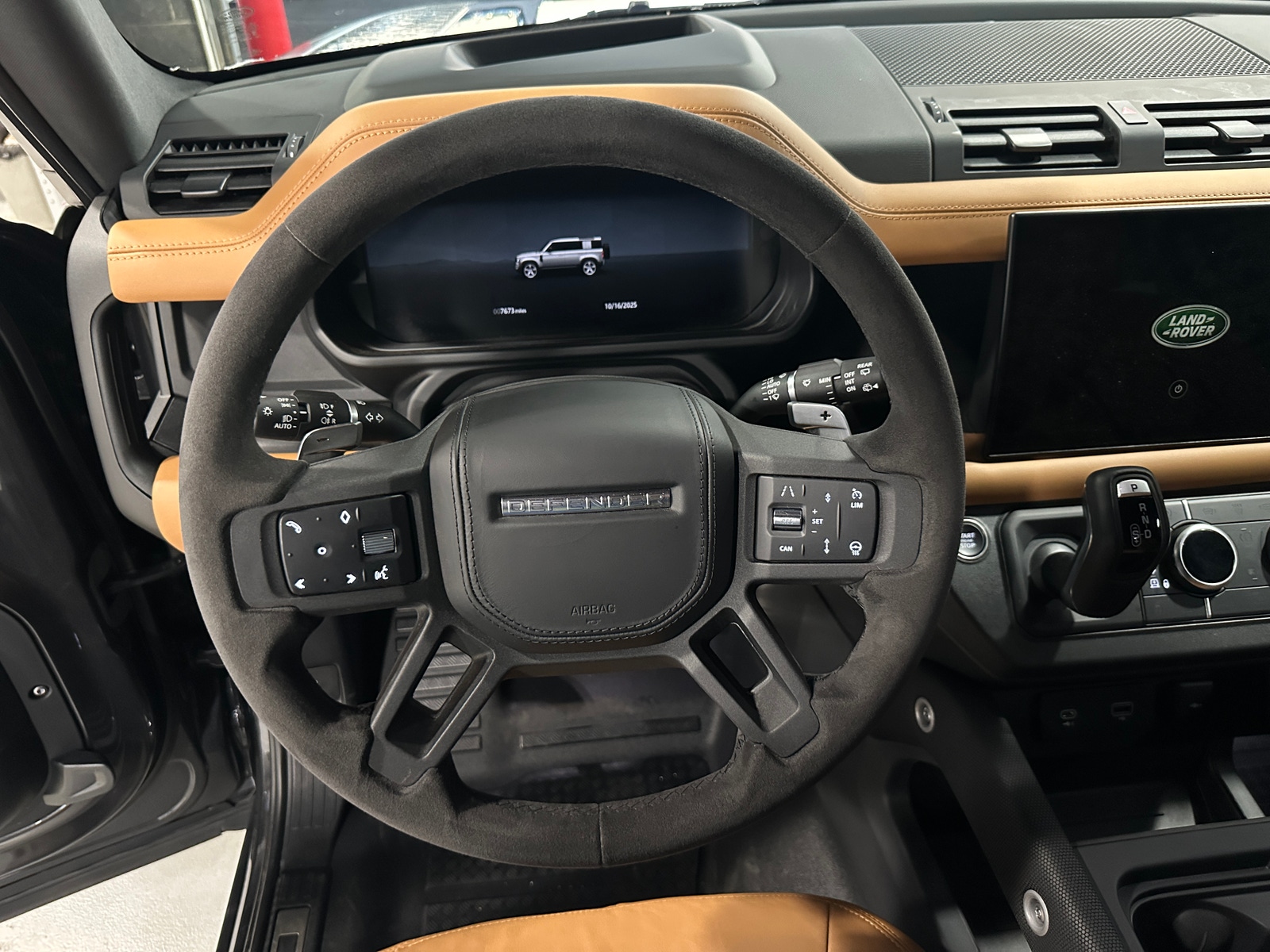 Thumbnail: 2024 Land Rover Defender - 4