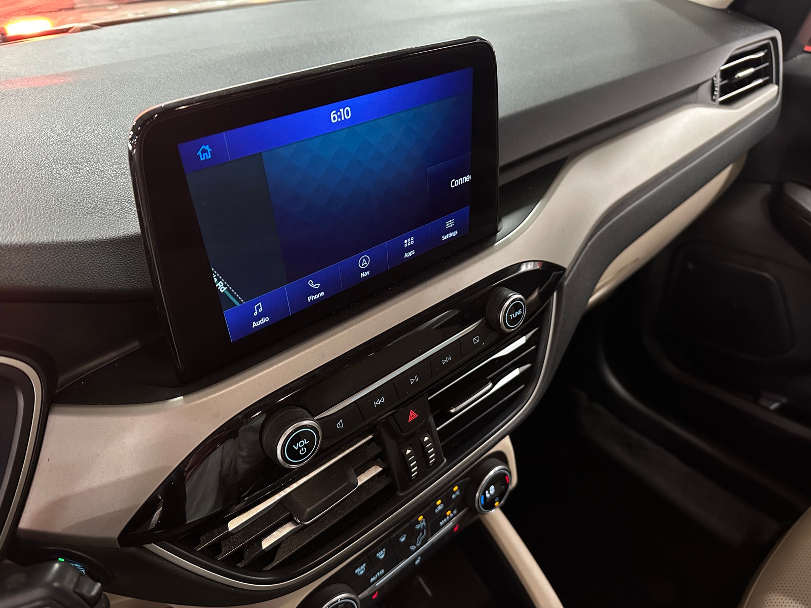 Thumbnail: 2020 Ford Escape - 3