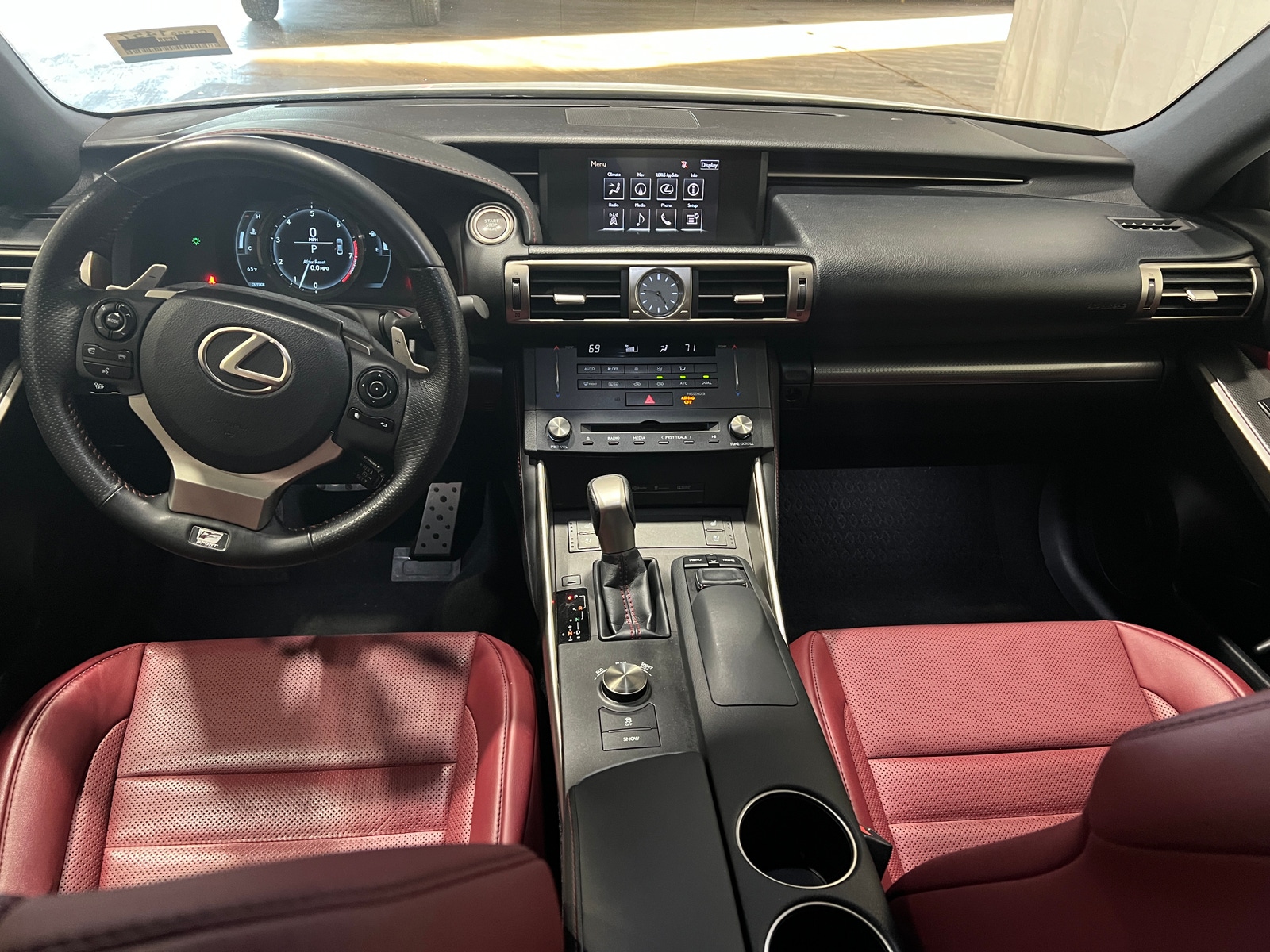 Thumbnail: 2015 Lexus IS - 2