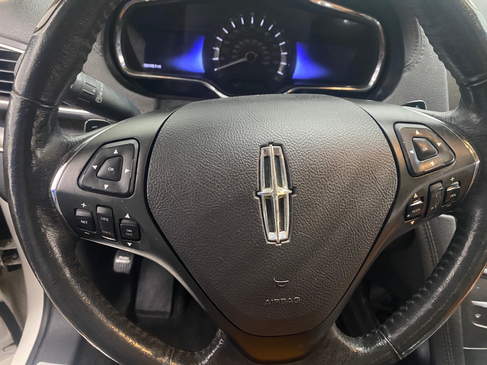 Thumbnail: 2013 Lincoln MKT - 4