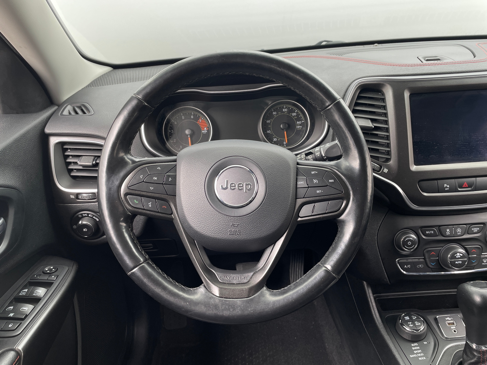 Thumbnail: 2020 Jeep Cherokee - 4