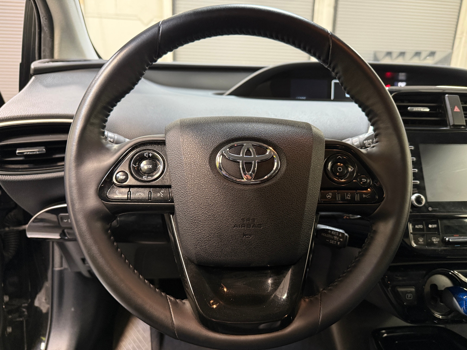Thumbnail: 2022 Toyota Prius - 4