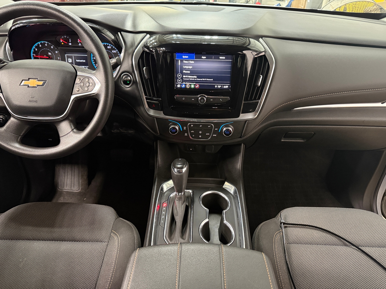 Thumbnail: 2020 Chevrolet Traverse - 3