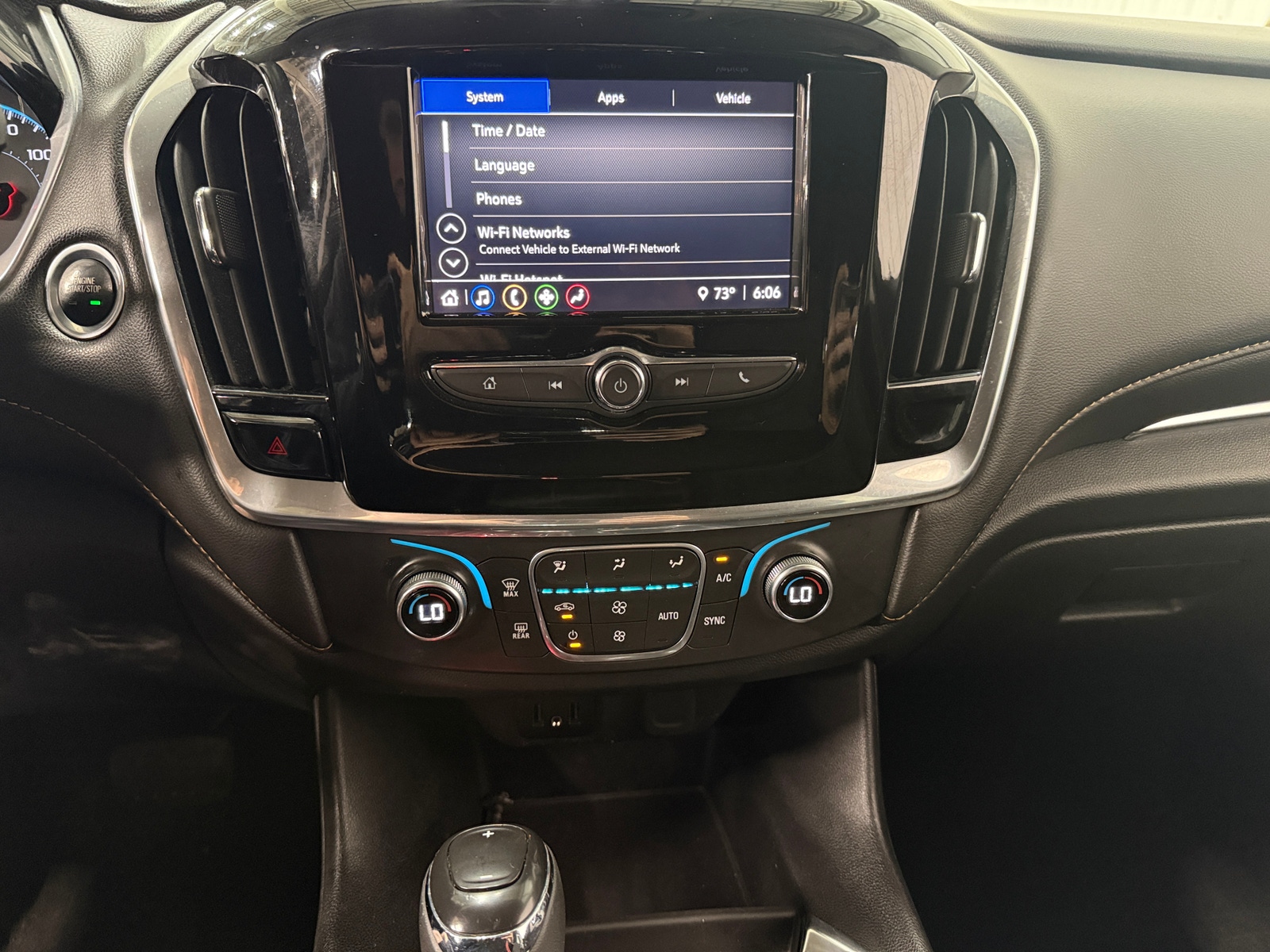 Thumbnail: 2020 Chevrolet Traverse - 4