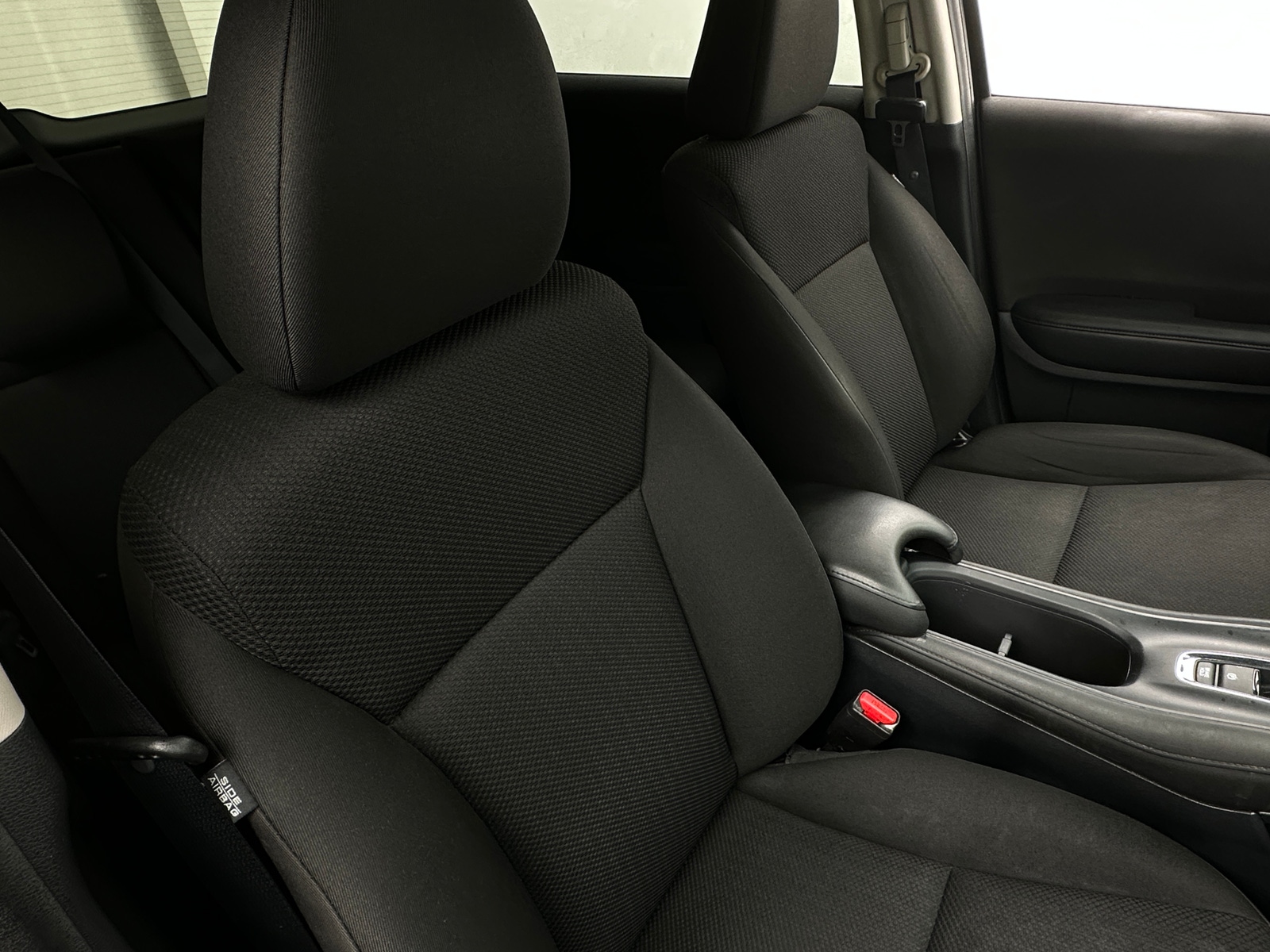 Thumbnail: 2017 Honda HR-V - 2