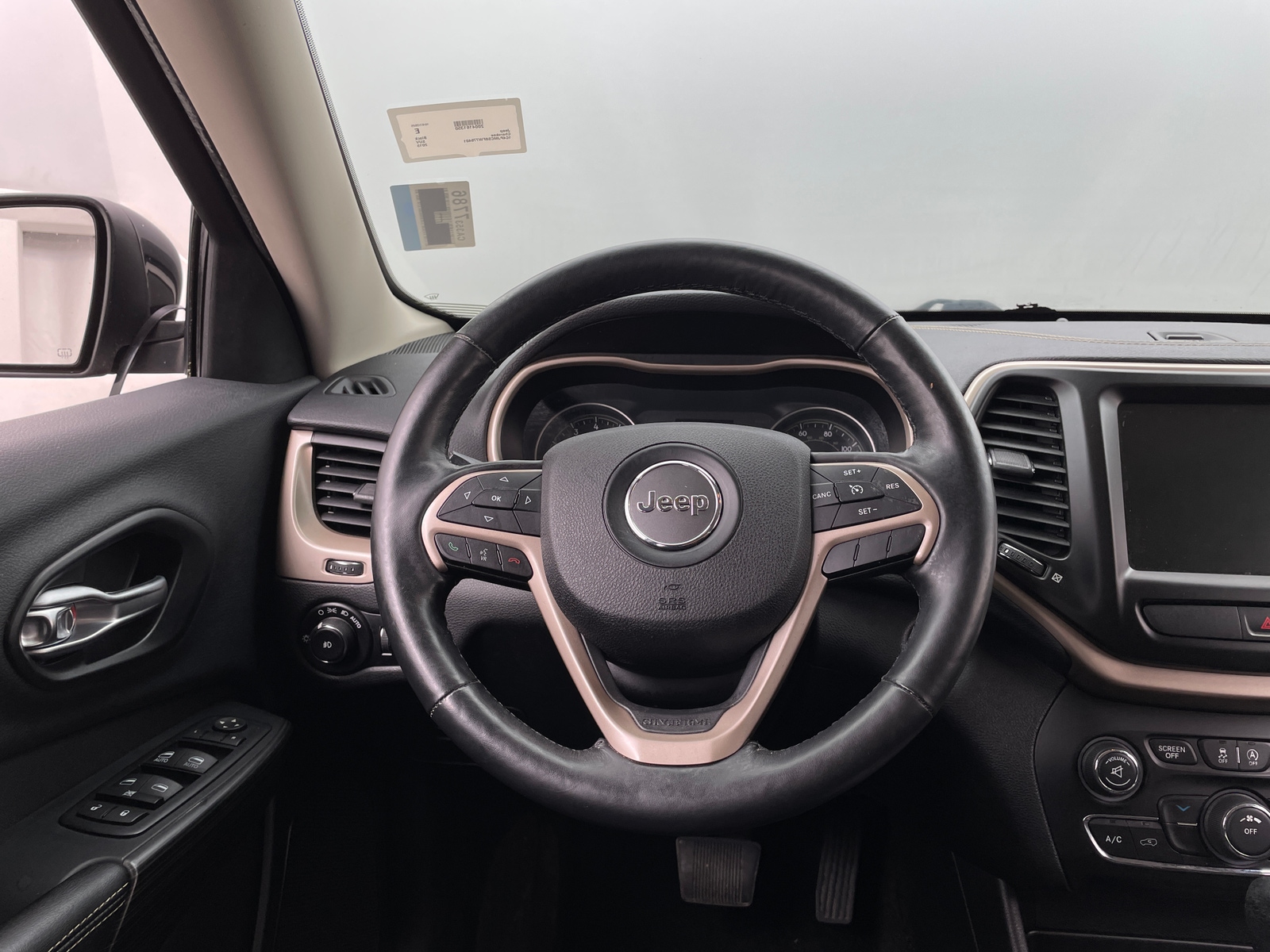 Thumbnail: 2015 Jeep Cherokee - 5