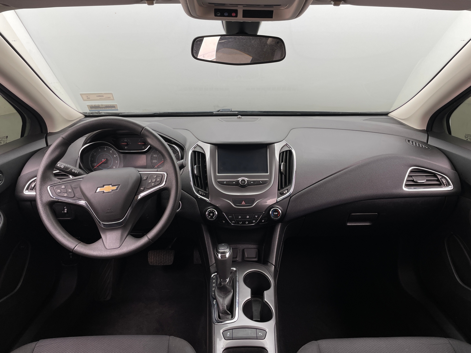Thumbnail: 2018 Chevrolet Cruze - 3