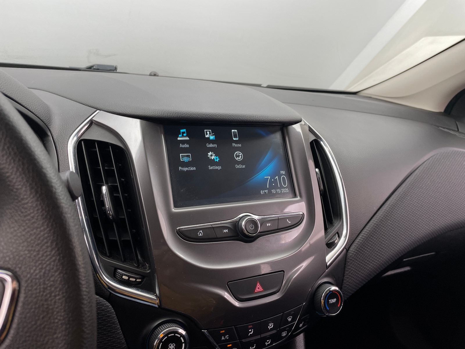 Thumbnail: 2018 Chevrolet Cruze - 4