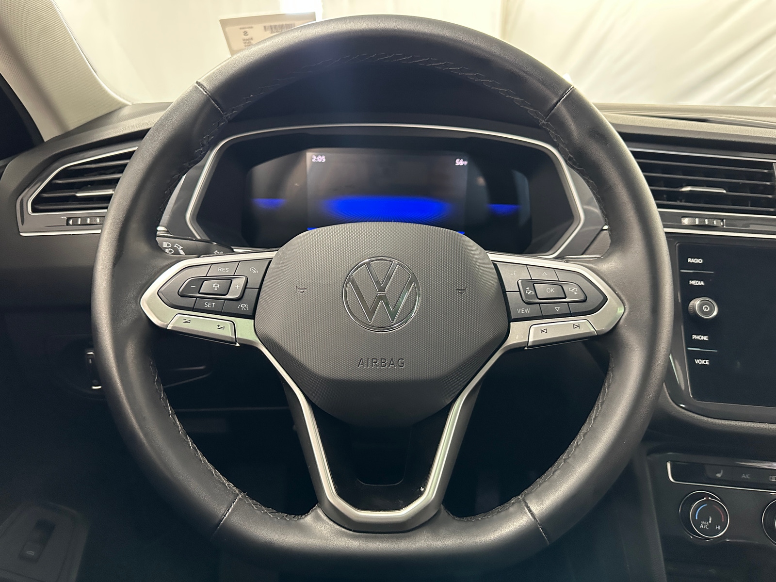 Thumbnail: 2024 Volkswagen Tiguan - 5