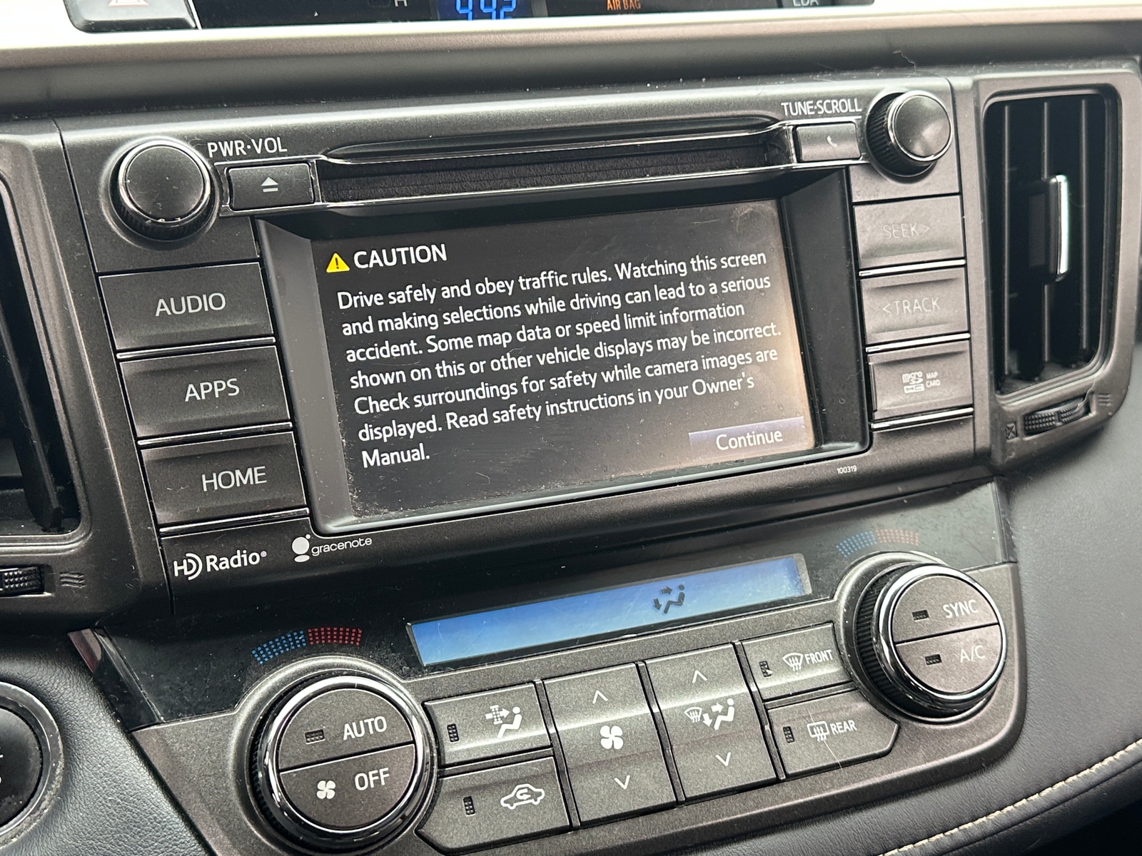 Thumbnail: 2015 Toyota RAV4 - 3