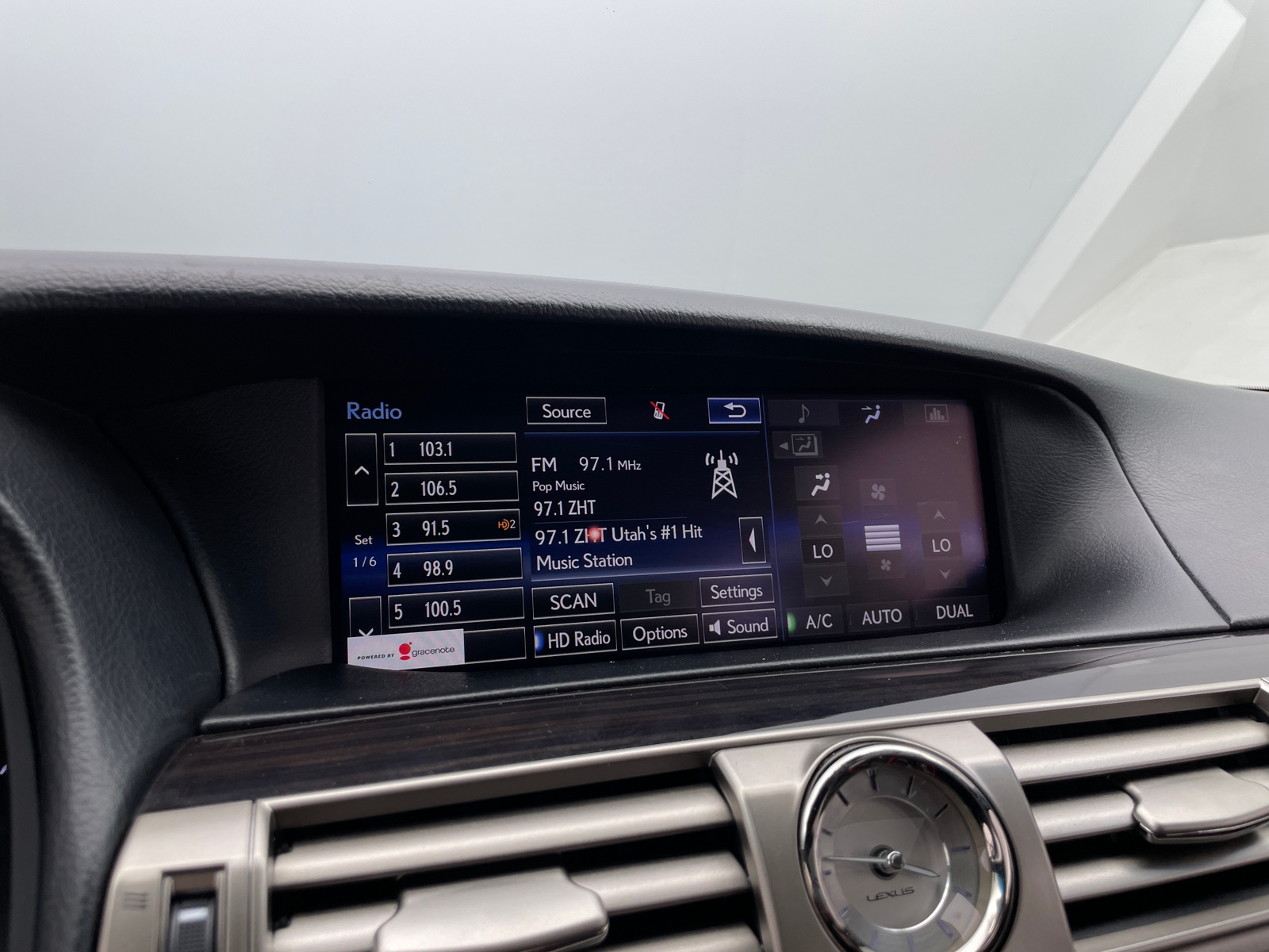 Thumbnail: 2015 Lexus LS - 3
