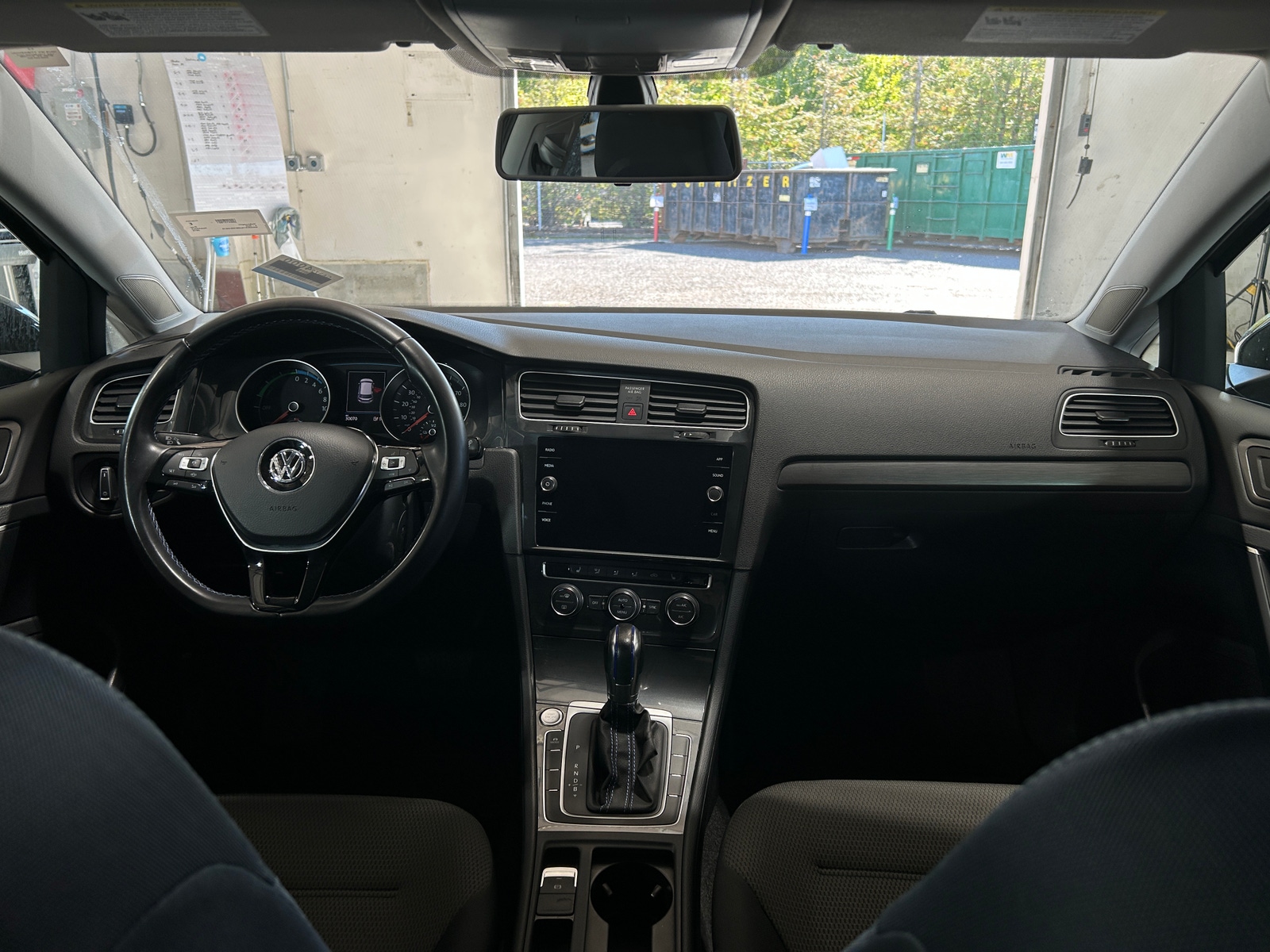 Thumbnail: 2019 Volkswagen e-Golf - 3
