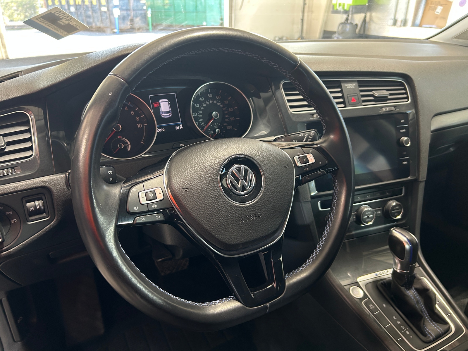 Thumbnail: 2019 Volkswagen e-Golf - 5