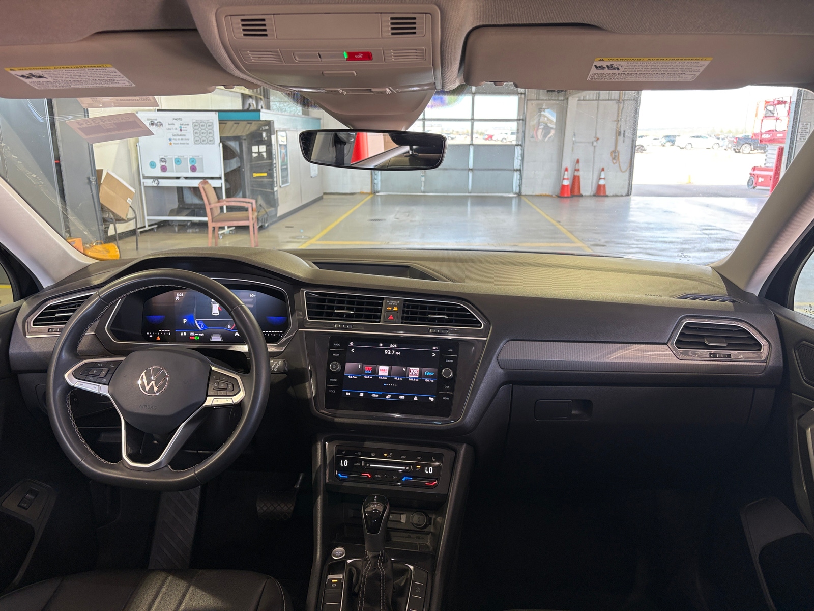 Thumbnail: 2024 Volkswagen Tiguan - 3