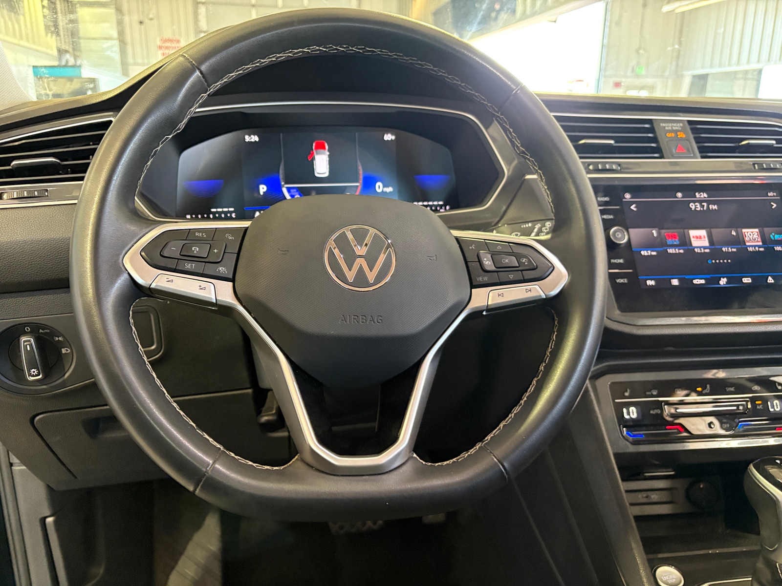 Thumbnail: 2024 Volkswagen Tiguan - 5
